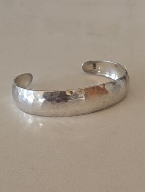 RETIRED James Avery Sterling Silver Hammered Divina Cuff Bracelet 14mm 6.5”